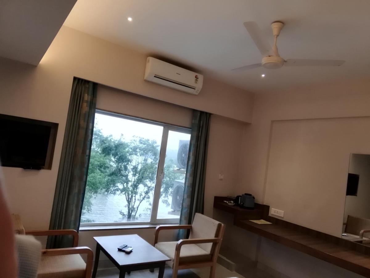 Lake View Resort Lonavala Eksteriør bilde