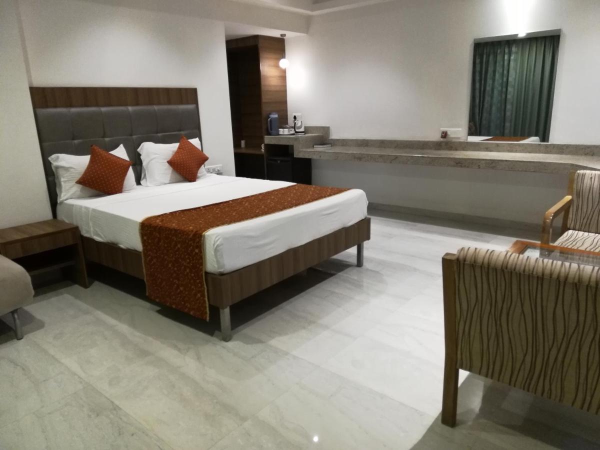 Lake View Resort Lonavala Eksteriør bilde