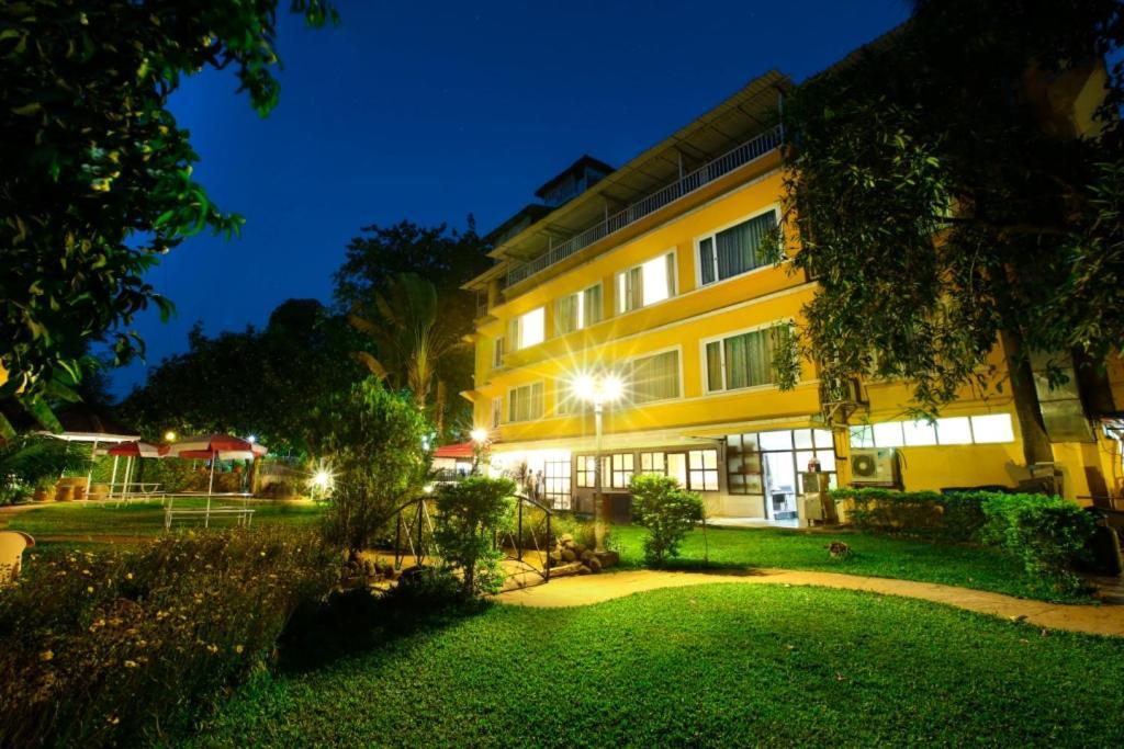 Lake View Resort Lonavala Eksteriør bilde