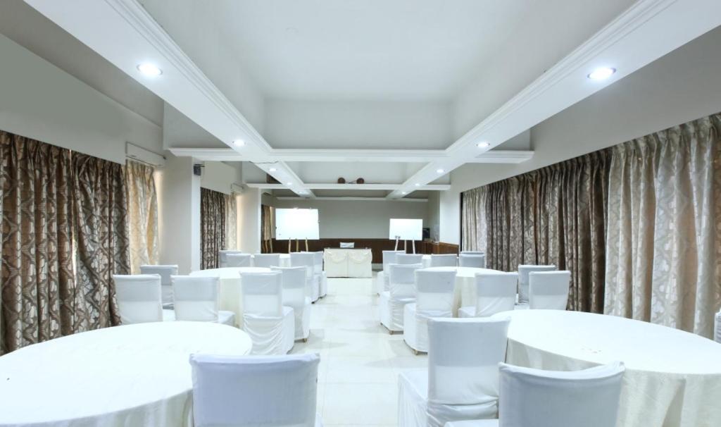 Lake View Resort Lonavala Eksteriør bilde